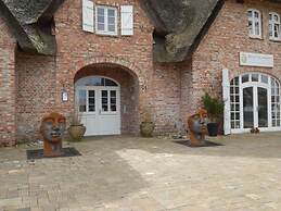 8 Bohler Brise Modern Retreat