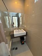 Mactan Newton Condo with Pool Access