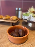 Cozinest Eco Apartment Plant Based Breakfast Included