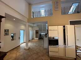 Milan Modern Retreat