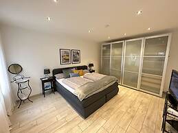 Milan Modern Retreat