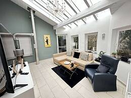 Milan Modern Retreat