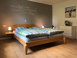 Cosy Apartment Near Center