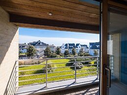 Apartment Overlooking the Green Surroundings