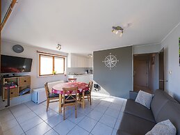 Apartment Overlooking the Green Surroundings