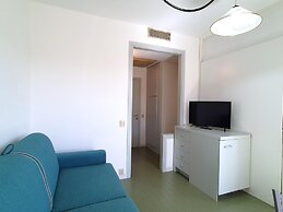 Cosy Apartment by the sea