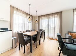 Your Coastal Retreat With Pool