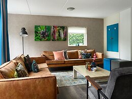 Comfortable Family and Friends House With Wellness