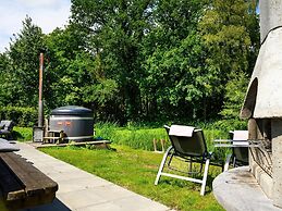 Comfortable Family and Friends House With Wellness