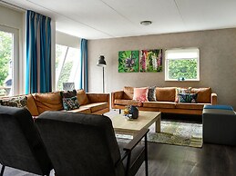 Comfortable Family and Friends House With Wellness