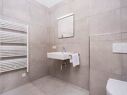 Exclusive Chalet With Sauna and Glacier View