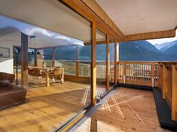 Exclusive Chalet With Sauna and Glacier View
