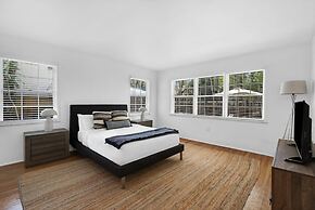 Memory Lane - Family Home With Pool