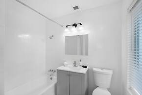 Memory Lane - Family Home With Pool