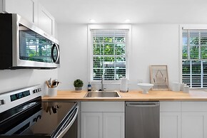 Memory Lane - Family Home With Pool