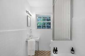 Memory Lane - Family Home With Pool