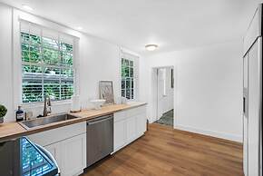 Memory Lane - Family Home With Pool