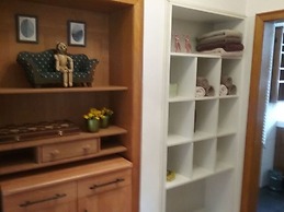 Modern Retreat by the Lake