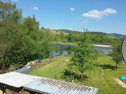 Modern Retreat by the Lake