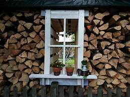 Modern Retreat by the Lake