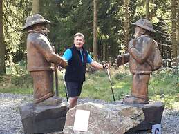 Modern Retreat by the Lake