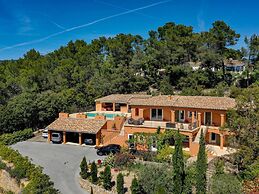 Luxury Property With Private Pool