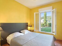 Nice Duplex House in Greoux-les-bains