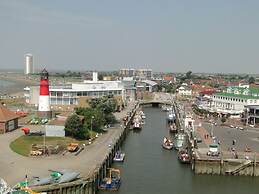 Watt's Happiness Close to the Beach