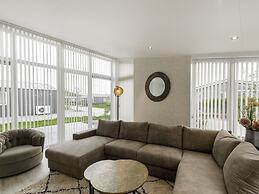 Cozy Chalet With Covered Terrace, in Zeeland