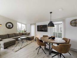 Cozy Chalet With Covered Terrace, in Zeeland