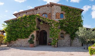Villa in Umbria With Private Pool & Valley Views
