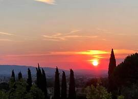 Villa in Umbria With Private Pool & Valley Views