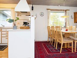 6 Person Holiday Home in Hemmet