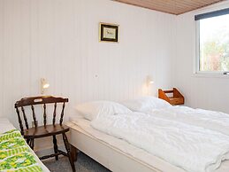 6 Person Holiday Home in Hemmet