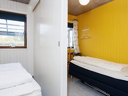 6 Person Holiday Home in Hemmet