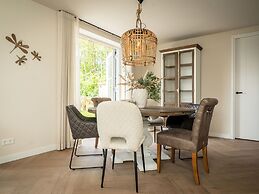 New Thatched Villa Near the Beach