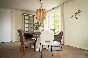 New Thatched Villa Near the Beach