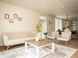 New Thatched Villa Near the Beach