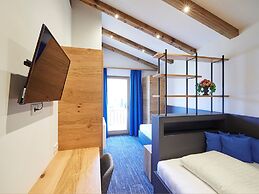 Large Chalet With Carmine and Wellness Area