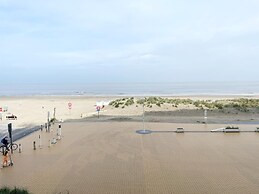 Apartment in Nieuwpoort With sea View