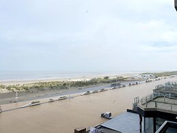 Apartment in Nieuwpoort With sea View