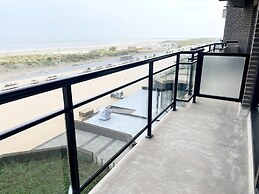 Apartment in Nieuwpoort With sea View