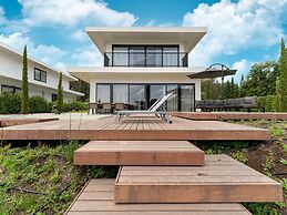 Villa With Sauna and Heated Pool Near Harderwijk