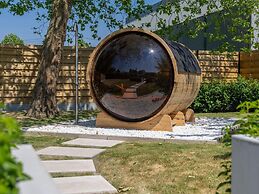Holiday Home for 10 Person With Garden