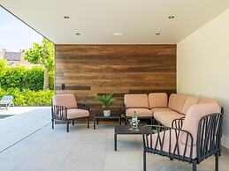 Holiday Home for 10 Person With Garden