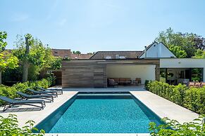 Relax in Kortrijk Luxury