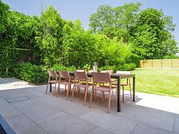 Holiday Home for 10 Person With Garden