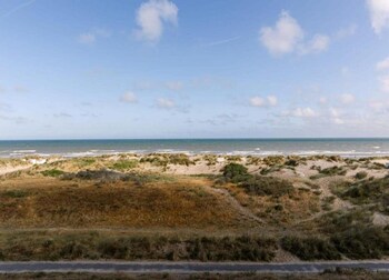 Apartment in Oostduinkerke Near the Beach