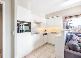 Corner Apartment With 2 Bedrooms