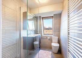 Corner Apartment With 2 Bedrooms